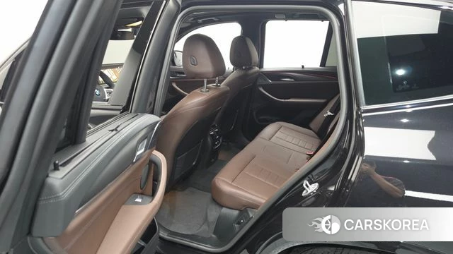 BMW X3 (G01) 2024 Черный из Кореи, фото 2