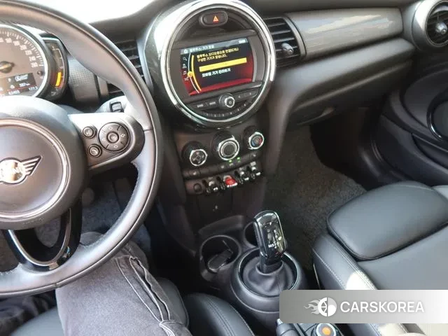 Mini Cooper 2021 Белый из Кореи, фото 2