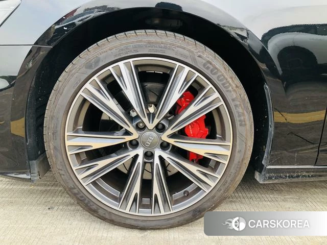 Audi A6L 2021 Черный из Китая, фото 2