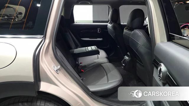 Mini Cooper Clubman 2023 Серебристо-серый из Кореи, фото 2