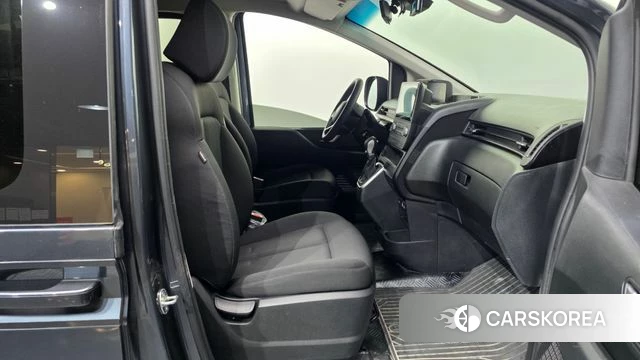 Hyundai Staria 2023 Серый из Кореи, фото 2