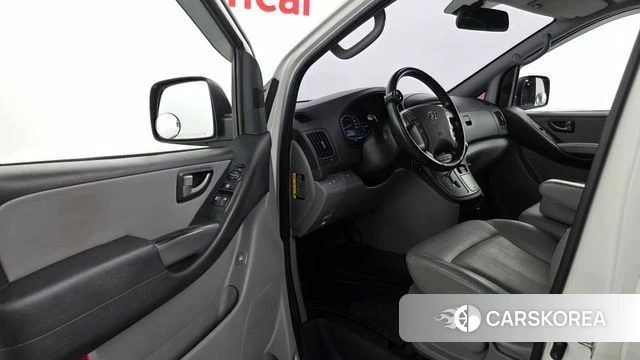 Hyundai Grand Starex 2018 Белый из Кореи, фото 2