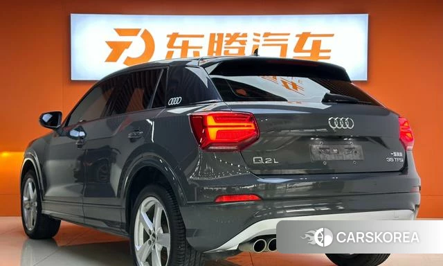 Audi Q2L 2020 Темно-серый из Китая, фото 2