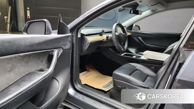 Tesla Model Y 2021 Серый из Кореи, фото 2