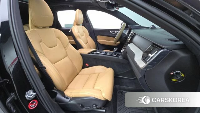 Volvo XC60 second Generation 2019 Черный из Кореи, фото 2