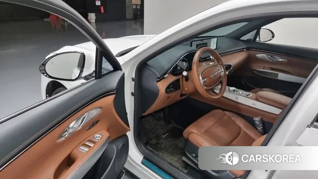 Genesis GV70 2022 Белый из Кореи, фото 2