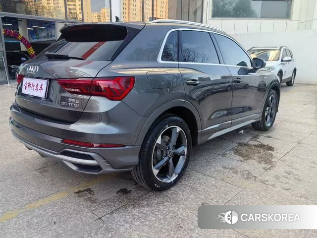 Audi Q3 2022 Темно-серый из Китая, фото 2