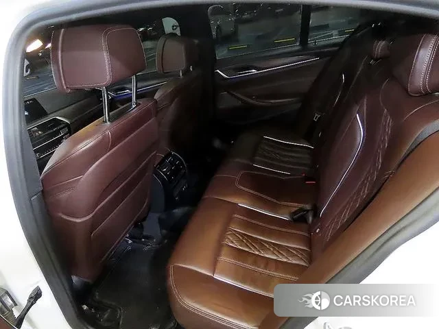 BMW 5 Series (G30) 2020 Белый из Кореи, фото 2