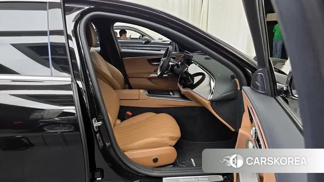 Mercedes-Benz E-Class W214 2024 Черный из Кореи, фото 2