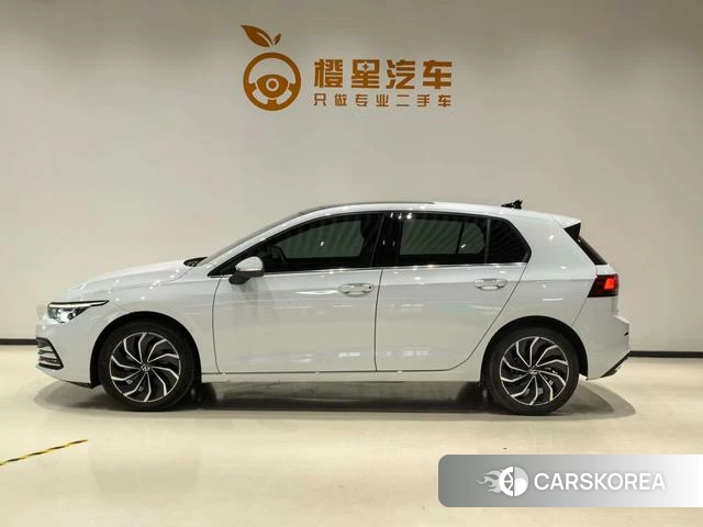 Volkswagen Golf 2023 Белый из Китая, фото 2