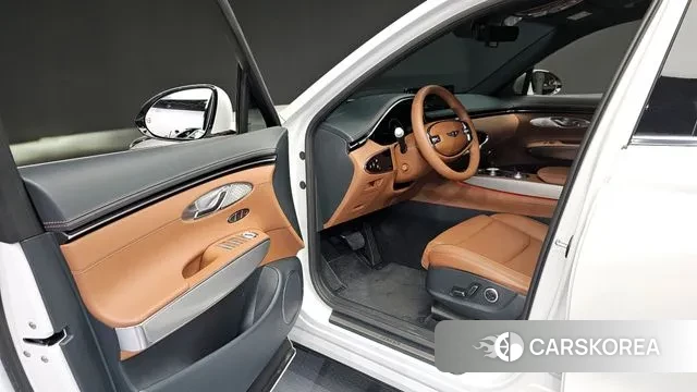Genesis GV70 2023 Белый из Кореи, фото 2
