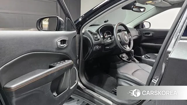 Jeep Compass 2nd Generation 2019 Серый из Кореи, фото 2