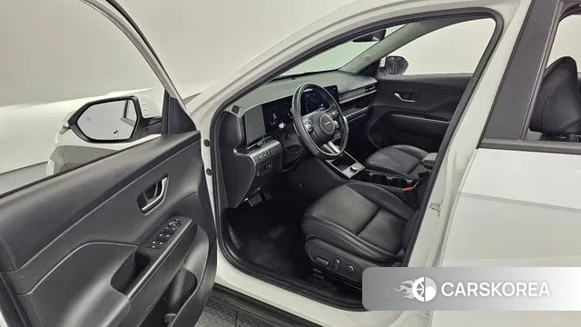 Hyundai Kona (SX2) 2024 Белый из Кореи, фото 2