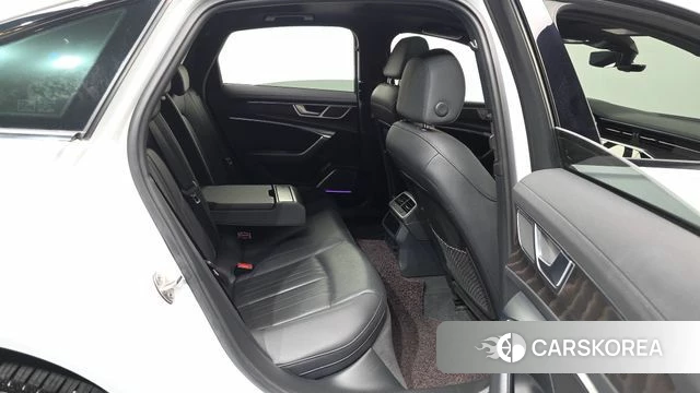 Audi A6 (C8) 2023 Белый из Кореи, фото 2