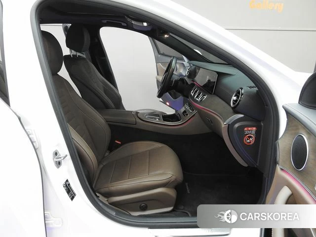 Mercedes-Benz E-Class W213 2022 Белый из Кореи, фото 2
