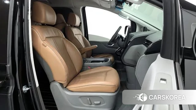 Hyundai Staria 2024 Черный из Кореи, фото 2