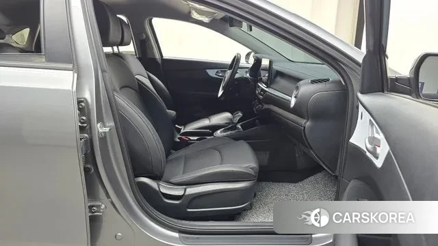 Kia The New K3 2nd generation 2022 Серебристо-серый из Кореи, фото 2