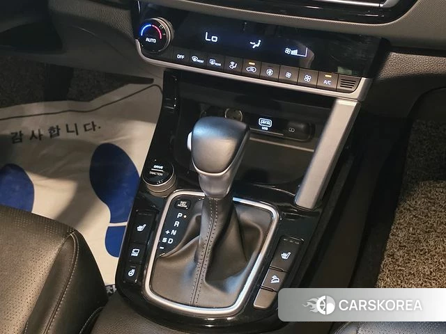 Kia Seltos 2022 Черный из Кореи, фото 2