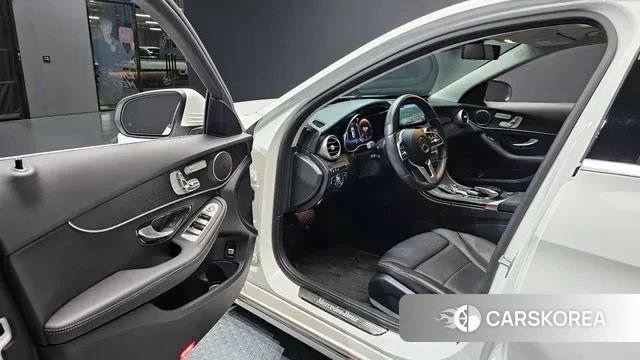 Mercedes-Benz C-Class W205 2021 Белый из Кореи, фото 2