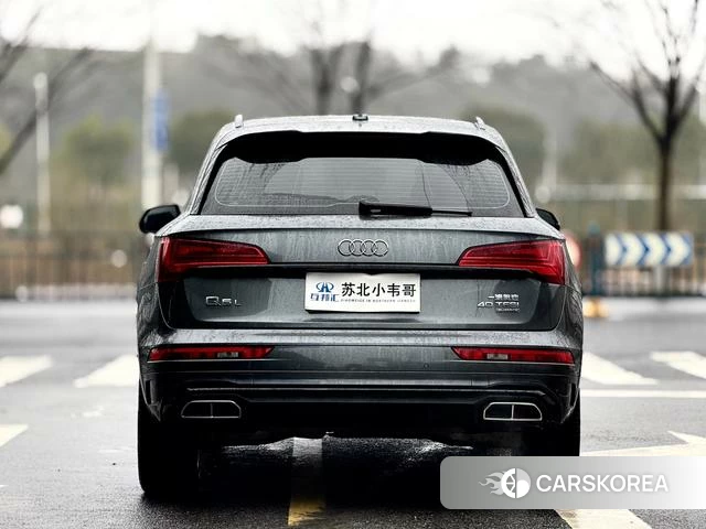 Audi Q5L 2023 Темно-серый из Китая, фото 2