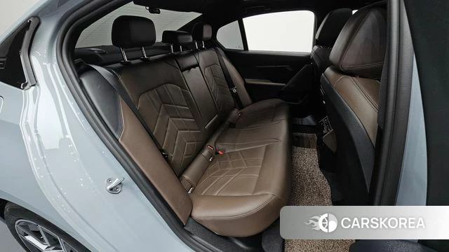 BMW 5 Series (G60) 2025 Небесно-голубой из Кореи, фото 2