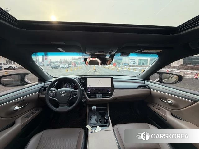 Lexus ES 2025 Черный из Китая, фото 2