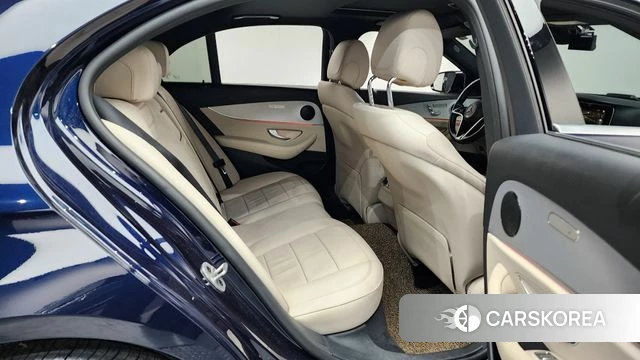 Mercedes-Benz E-Class W213 2021 Синий из Кореи, фото 2