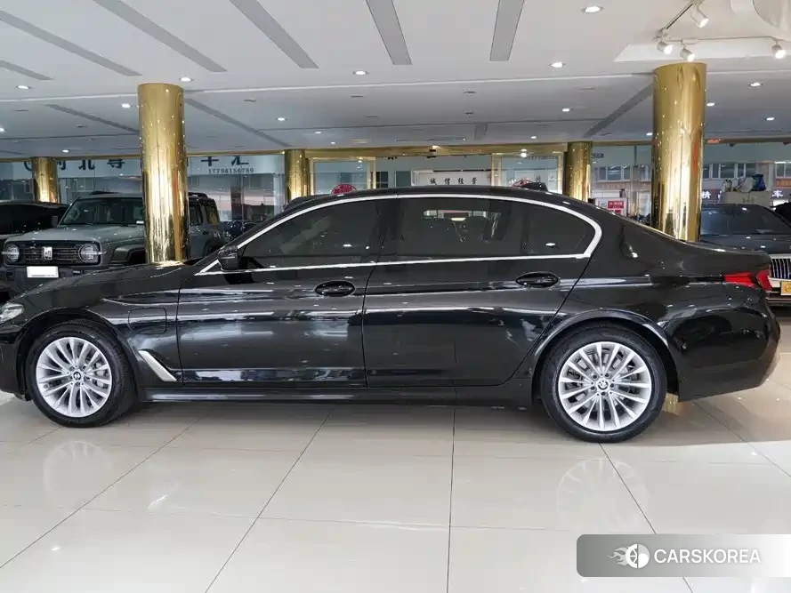 BMW 5 series 2021 Черный из Китая, фото 2
