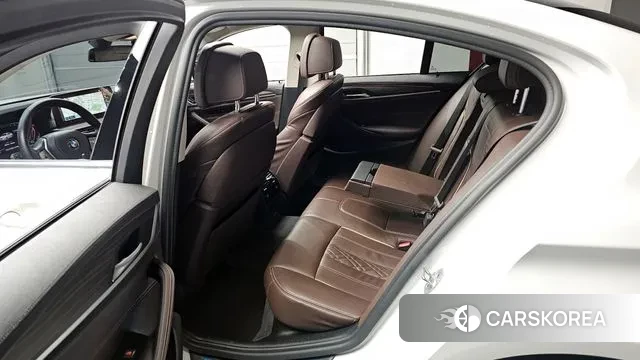 BMW 5 Series (G30) 2020 Белый из Кореи, фото 2