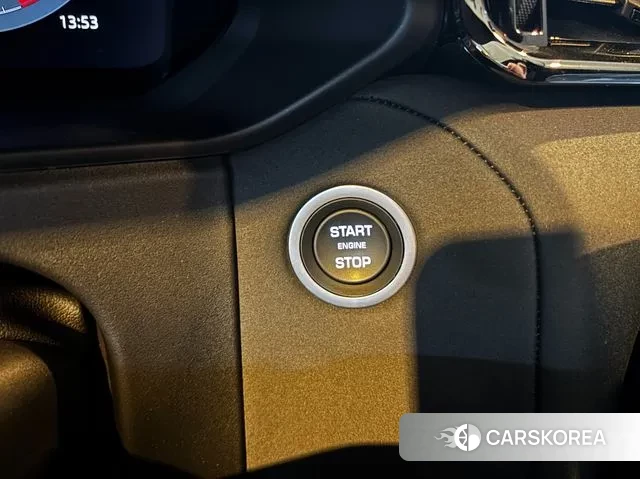 Land Rover Range Rover Velar 2025 Белый из Кореи, фото 2