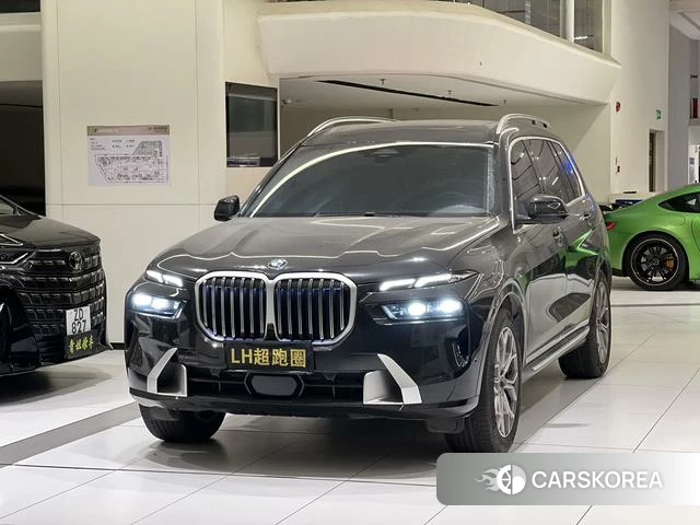 BMW X7 2025 Черный из Китая, фото 2