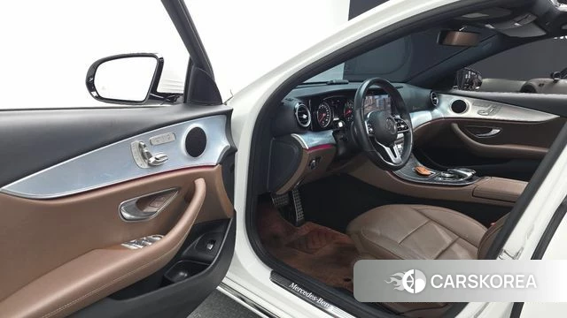 Mercedes-Benz E-Class W213 2020 Белый из Кореи, фото 2