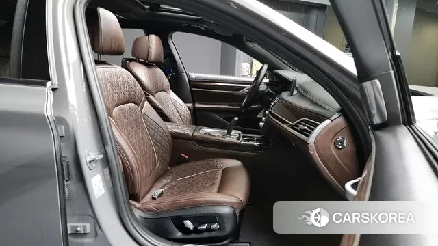 BMW 7 Series (G11) 2022 Серый из Кореи, фото 2