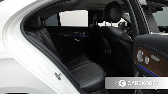 Mercedes-Benz E-Class W213 2019 Белый из Кореи, фото 2