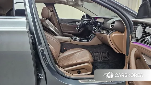 Mercedes-Benz E-Class W213 2020 Серый из Кореи, фото 2