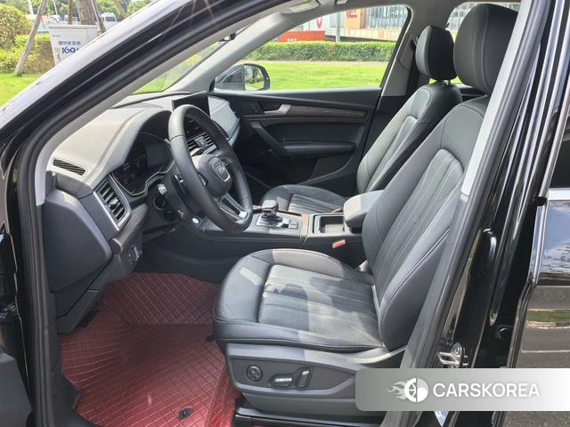 Audi Q5L 2022 Черный из Китая, фото 2