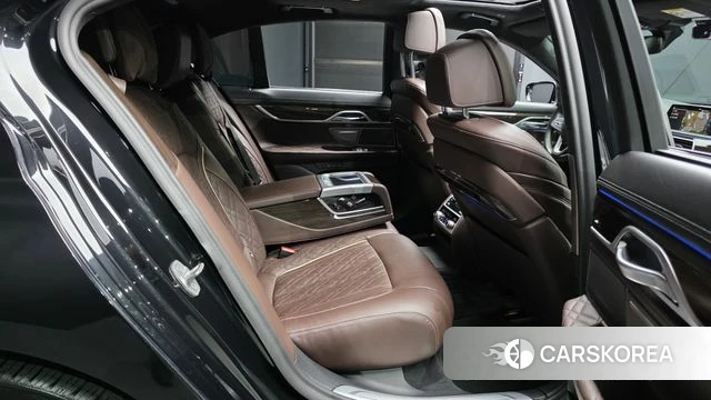 BMW 7 Series (G11) 2020 Черный из Кореи, фото 2
