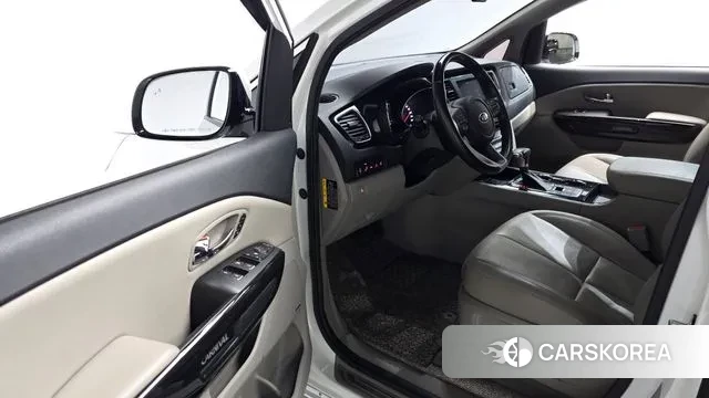 Kia The New Carnival 2019 Белый из Кореи, фото 2