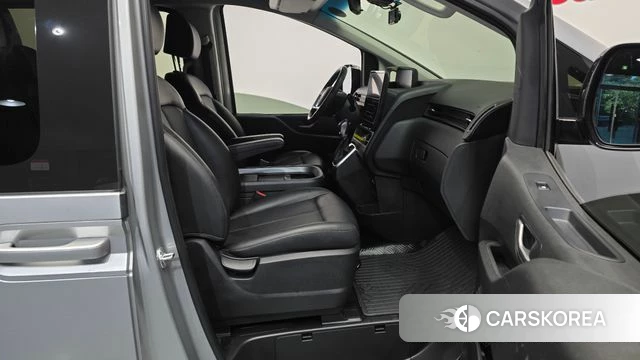 Hyundai Staria 2021 Серебряный из Кореи, фото 2