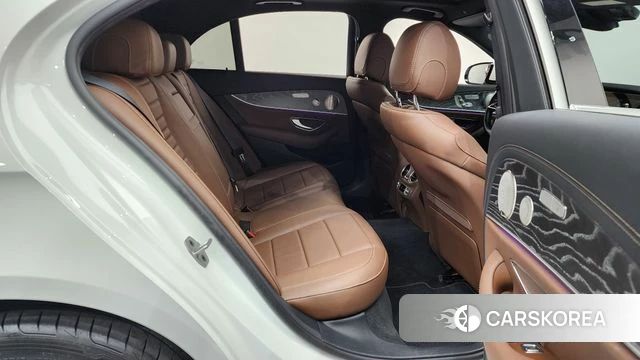 Mercedes-Benz E-Class W213 2022 Белый из Кореи, фото 2