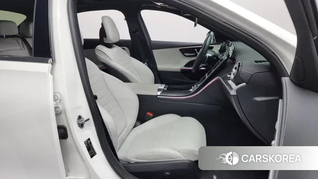 Mercedes-Benz C-Class W206 2022 Белый из Кореи, фото 2