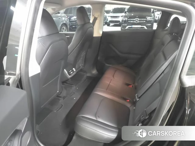 Tesla Model Y 2023 Черный из Кореи, фото 2