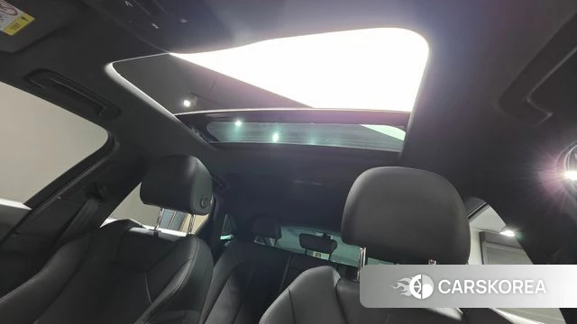 Audi Q3 (F3) 2023 Серый из Кореи, фото 2