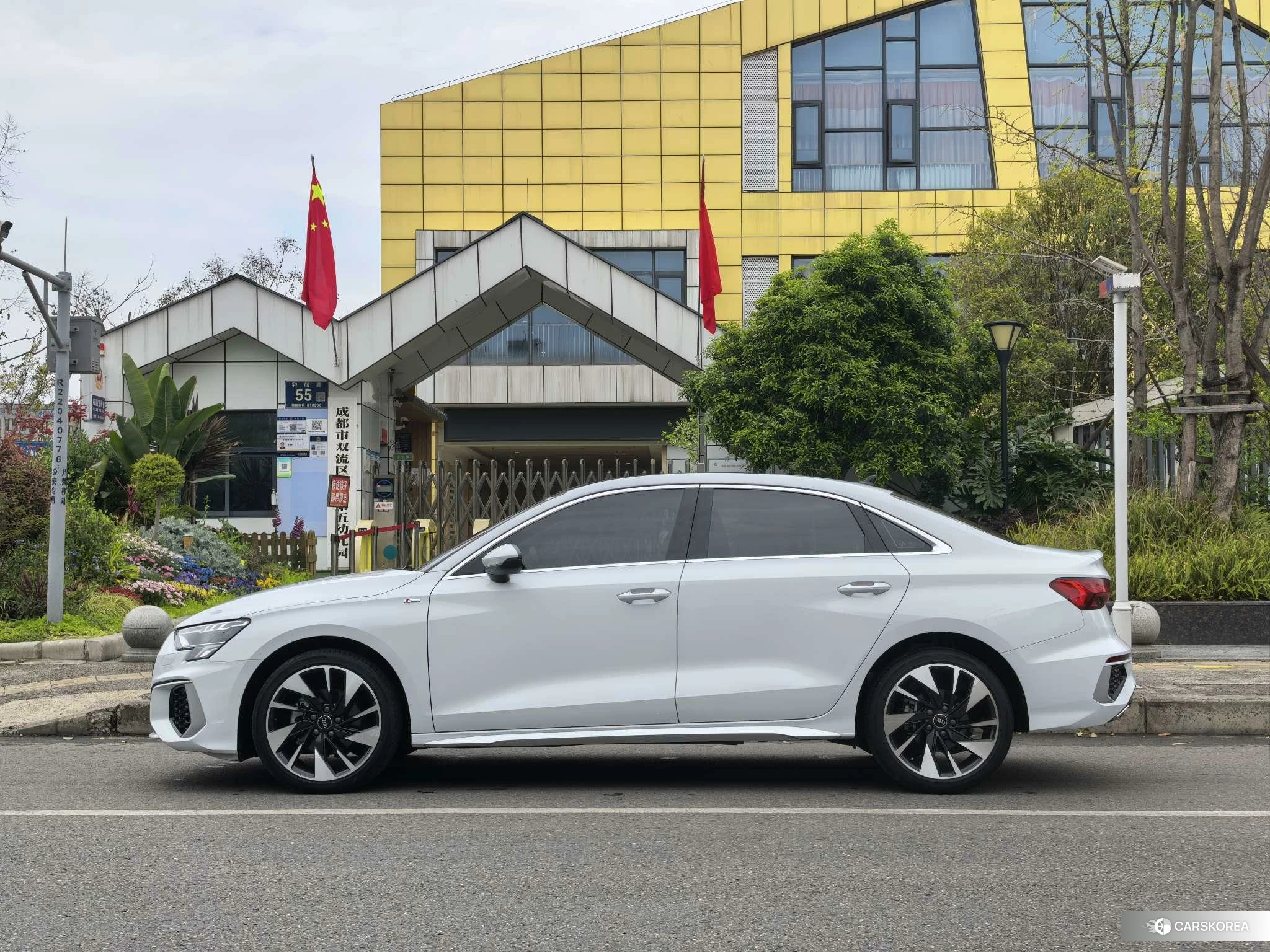 Audi A3 2023 Белый из Китая, фото 2