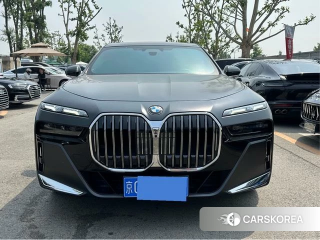 BMW 7 series 2023 Черный из Китая, фото 2