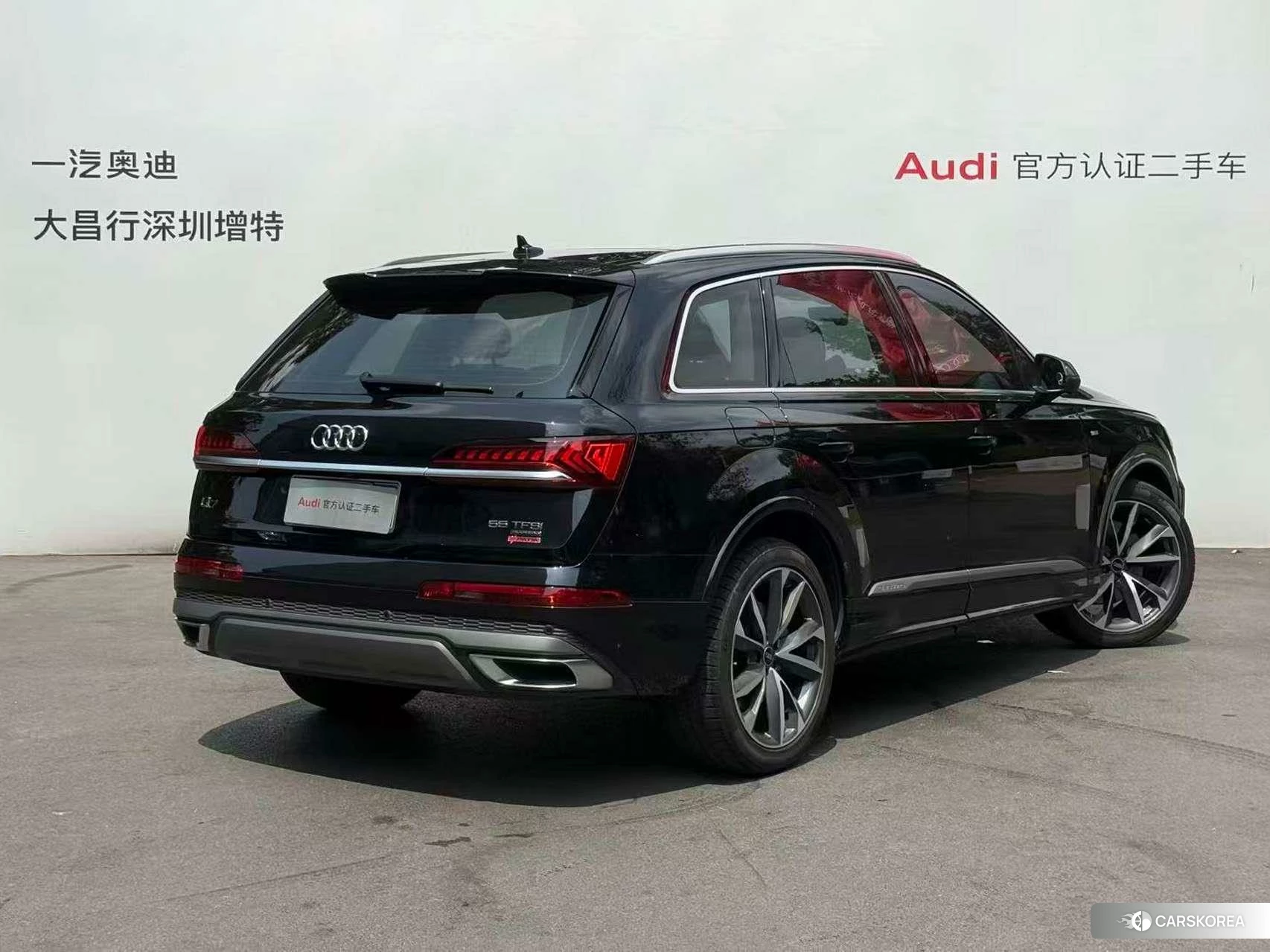 Audi Q7 2020 Черный из Китая, фото 2