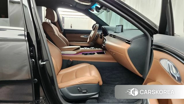 Genesis GV70 2022 Черный из Кореи, фото 2