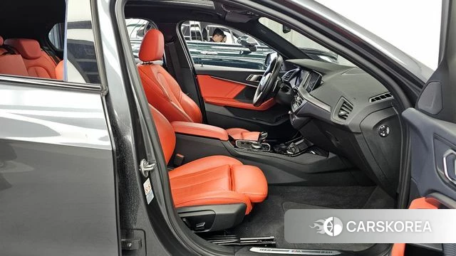 BMW 1 Series (F40) 2021 Серый из Кореи, фото 2