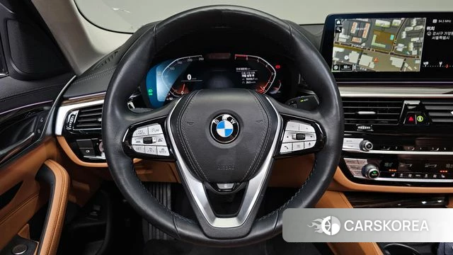 BMW 5 Series (G30) 2021 Черный из Кореи, фото 2