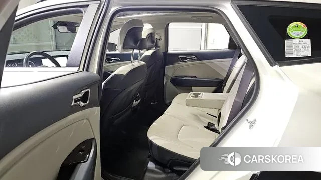 Kia Sportage 5th Generation 2023 Белый из Кореи, фото 2